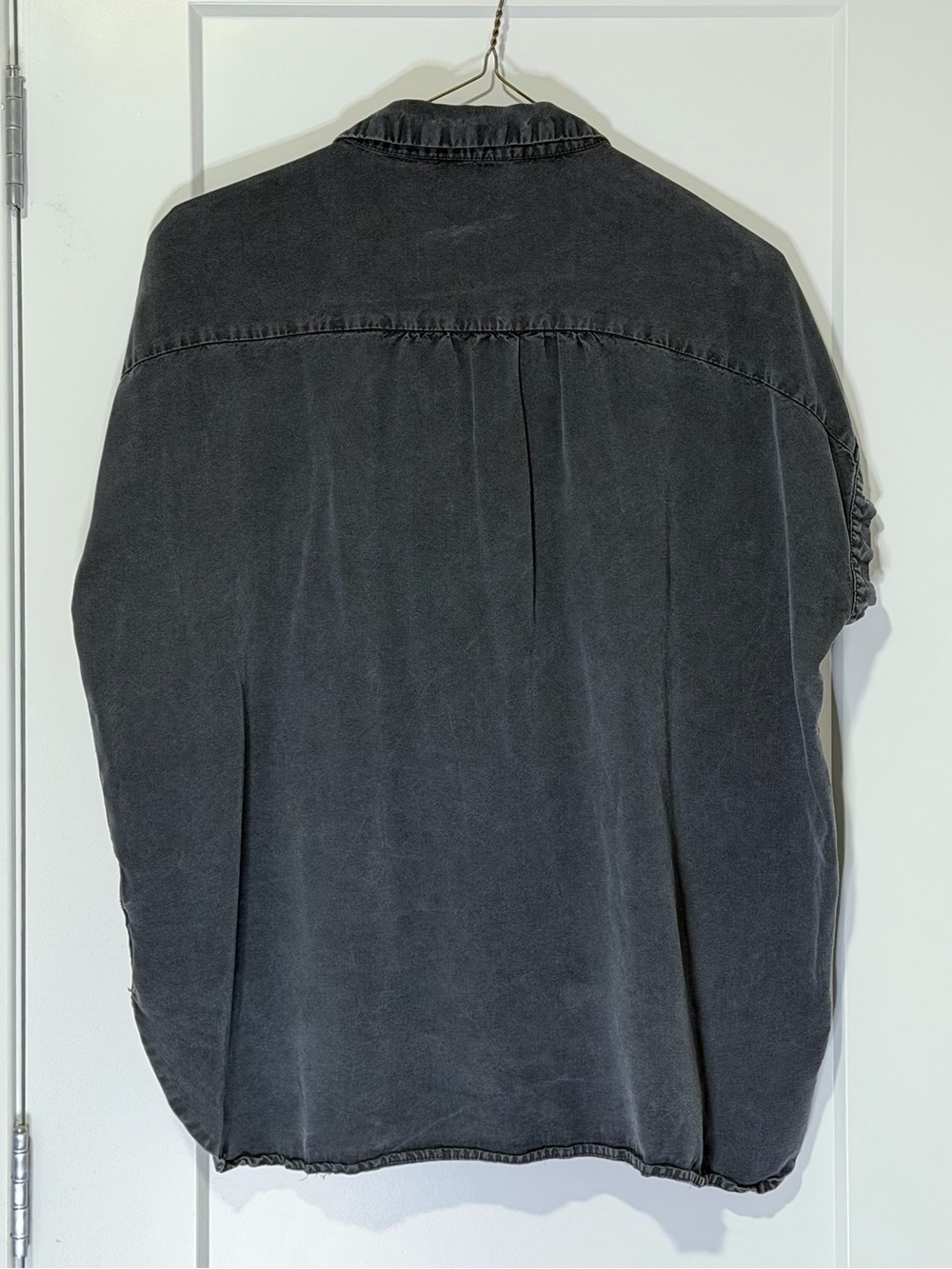 Quince VGUC Women’s Tencell Faded Black Button-Down Camp Shirt - Picture 2 of 3